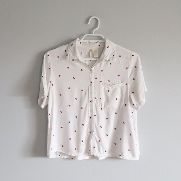 Japna Women's White Sz S Buttoned Ladybug Print Collared Cropped T-Shirt Top - Picture 1 of 13
